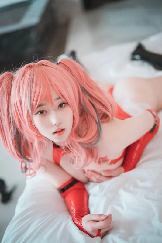 Santa Girl in the Summer - DJAWA